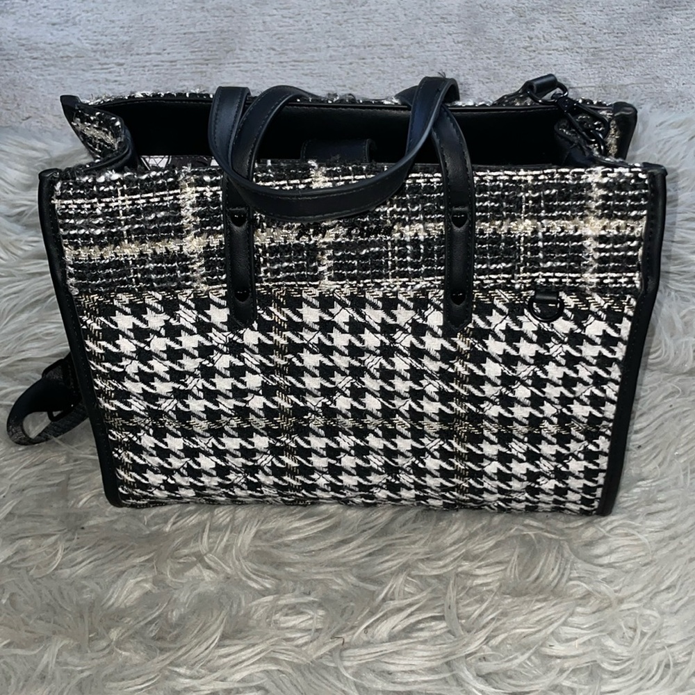 NWOT BETSEY JOHNSON XO BECCA HOUNDSTOOTH AND TWEED TOTE WITH GUITAR STRAP